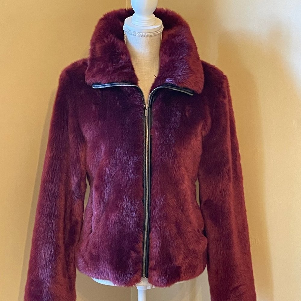 ✨Host Pick✨ Express Faux Fur Cropped Coat - Burgundy
